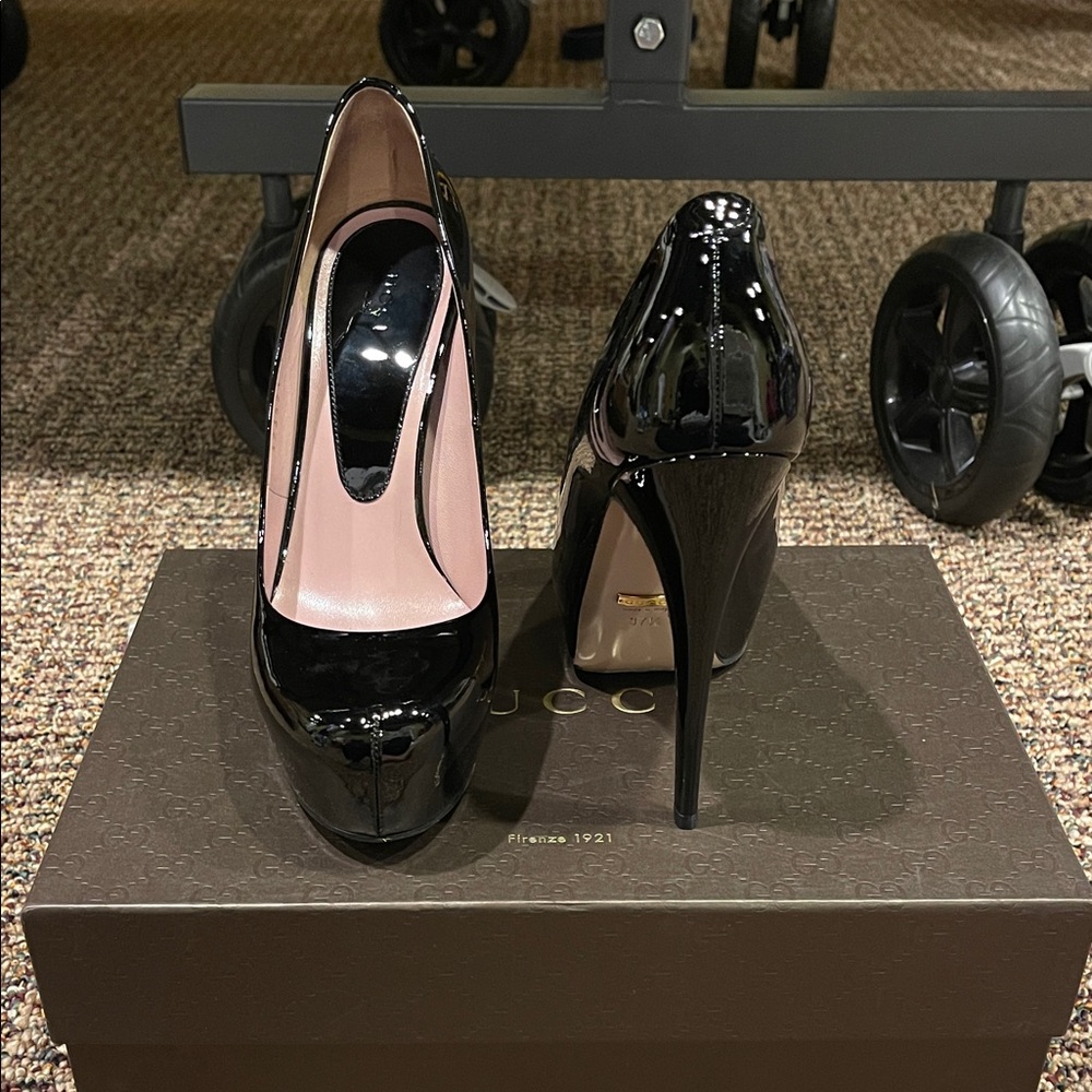 Gucci Glossy Black Women's Heels